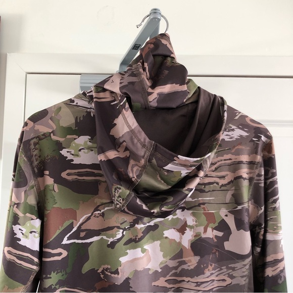 Under armour camouflage heat gear hoodie and turtleneck sweatshirt - Picture 6 of 10